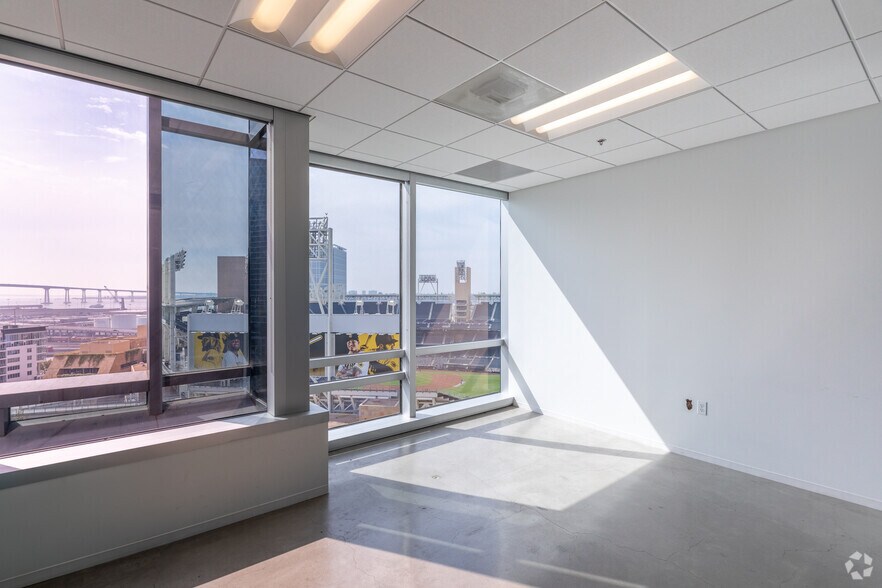 Photo of 9th Floor Ste 960