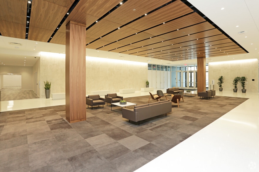 More Photos Of 909 Locust St, Des Moines Office For Lease