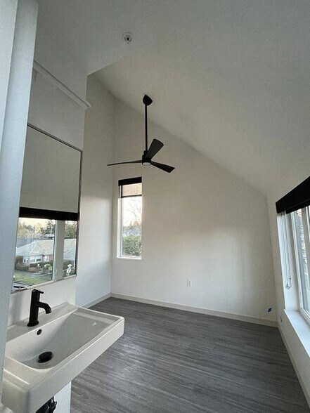 More Photos Of 1435 NE 62nd Ave, Portland Multifamily For Sale