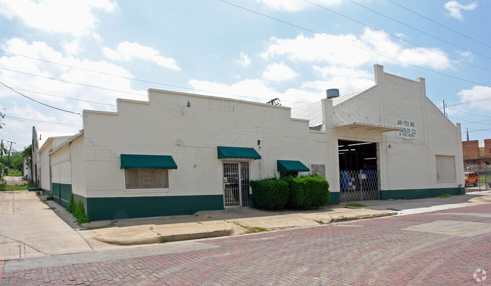 Primary Photo Of 204 E Daggett Ave, Fort Worth Flex For Lease