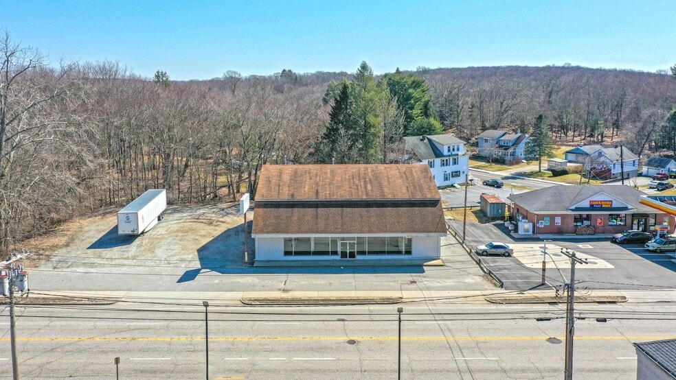 Primary Photo Of 558 W Main St, Norwich Freestanding For Sale
