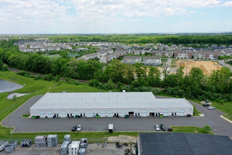 More Photos Of 400 Carson Dr, Bear Light Distribution For Lease