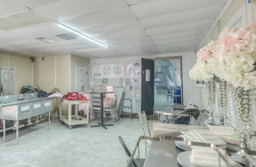 More Photos Of 550 FM 1959 Rd, Houston General Retail For Sale