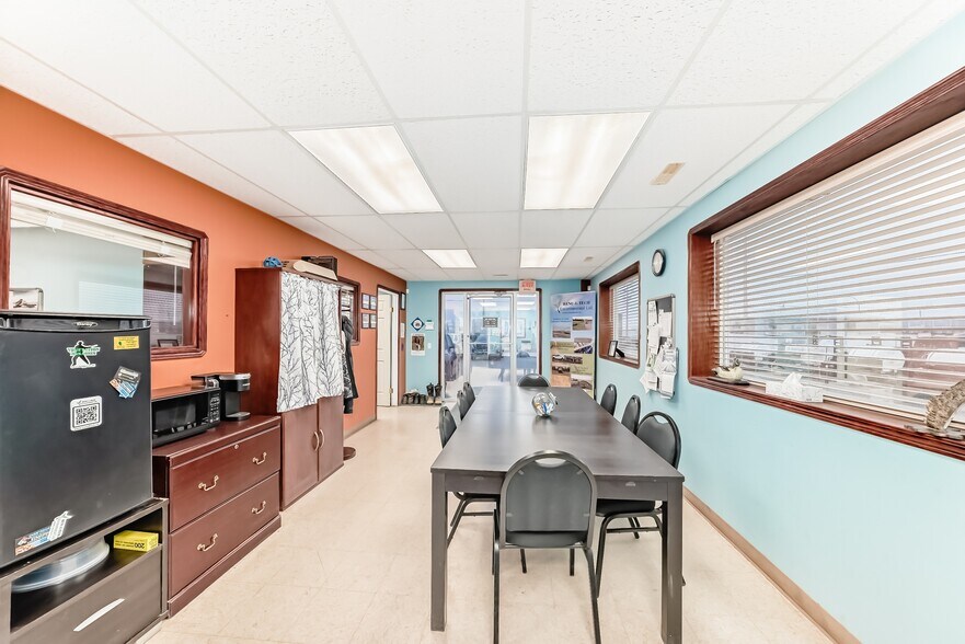 More Photos Of 116 Orchard Way, Strathmore Service For Lease