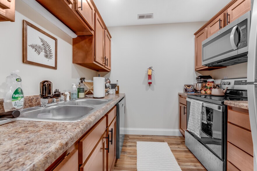 More Photos Of 940 Stewart St, Morgantown Apartments For Sale