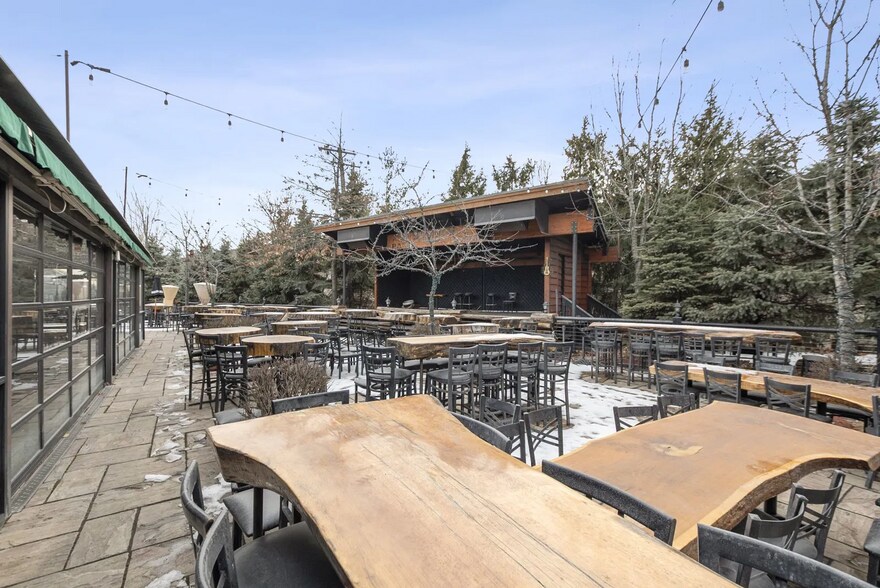 More Photos Of 6600 W 111th St, Worth Restaurant For Sale