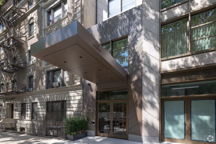 More Photos Of 2461 Broadway, New York Apartments For Lease