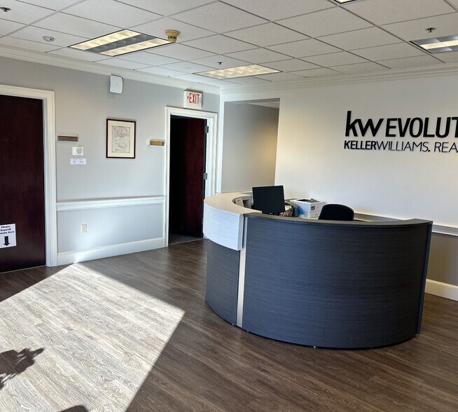More Photos Of 180 Haven St, Reading Office For Lease