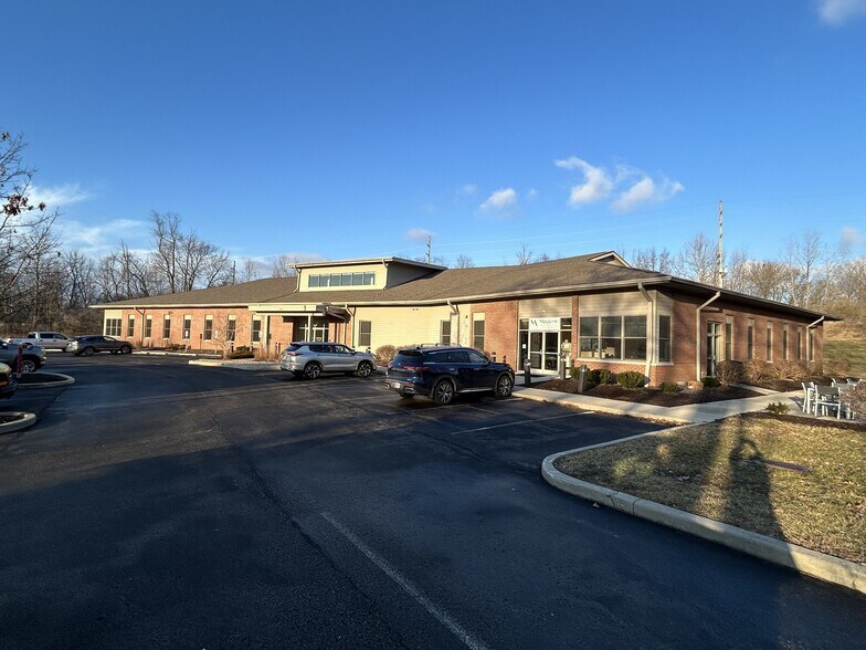 More Photos Of 625 S Main St, Zionsville Office For Sale
