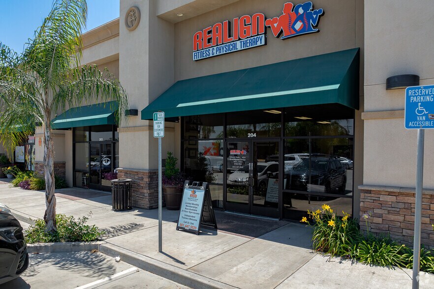 More Photos Of 4208 Rosedale Hwy, Bakersfield Storefront For Lease