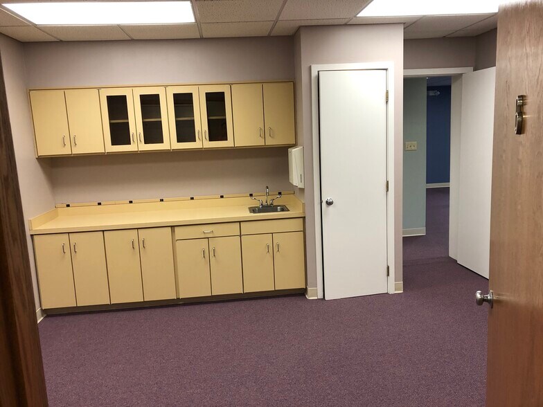 More Photos Of 1510 Cornwall Rd, Lebanon Medical For Sale