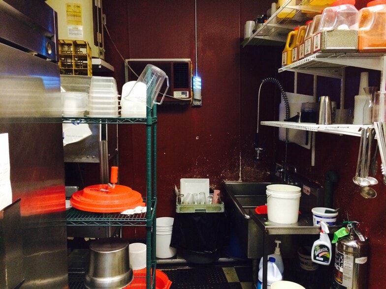 More Photos Of 23-25 N Pleasant St, Amherst Storefront Retail Office For Lease