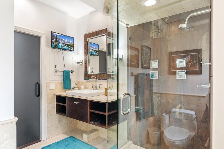 More Photos Of 1601 Arapahoe St, Denver Office For Sale