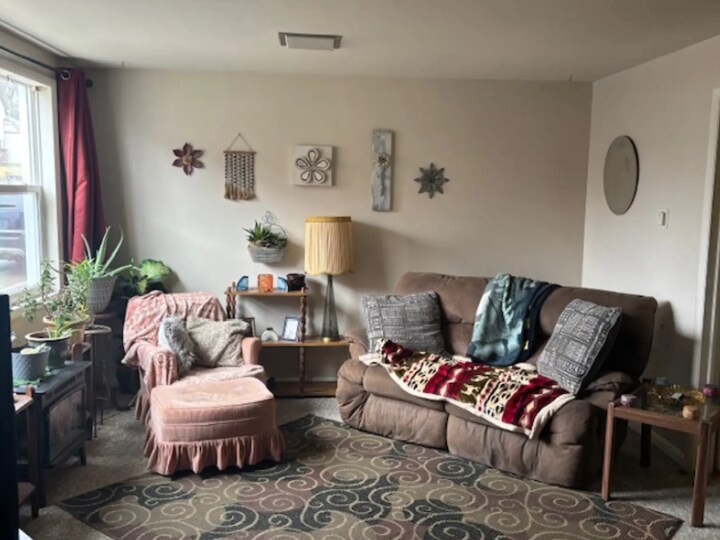 More Photos Of 140 N Bridge St, Dimondale Storefront For Sale