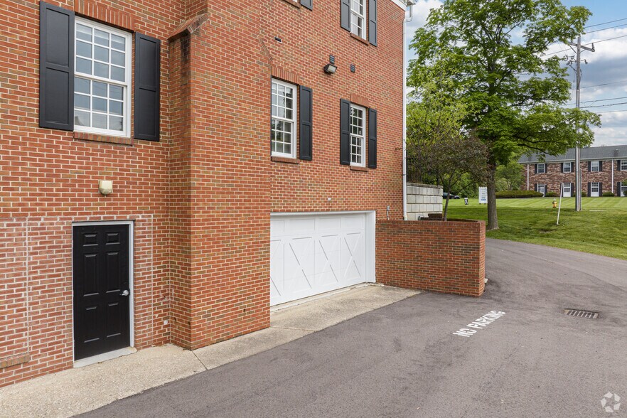 More Photos Of 7775 Cooper Rd, Montgomery Office For Lease