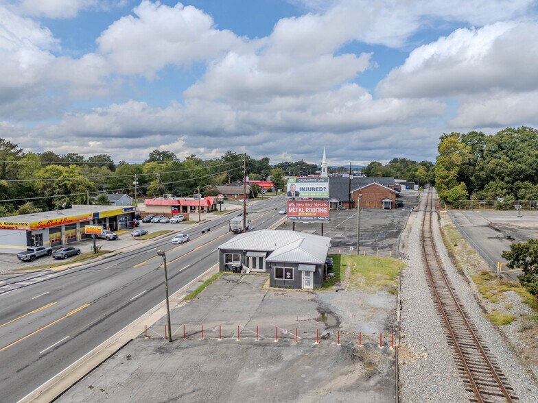 More Photos Of 1400 Shorter Ave NW, Rome Flex For Sale