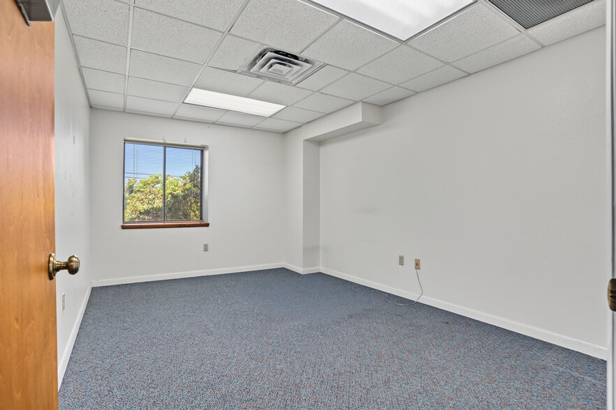 More Photos Of 12625 40th St N, Clearwater Warehouse For Sale