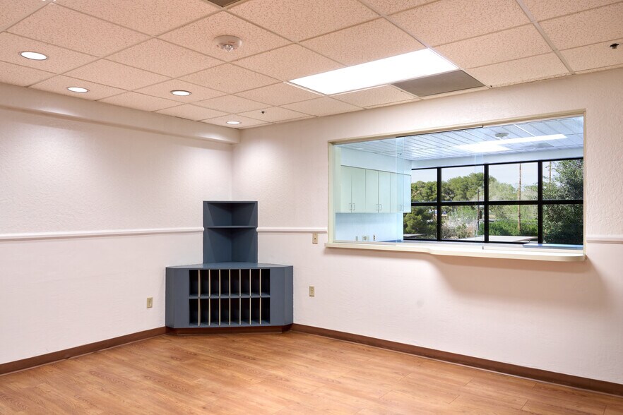 More Photos Of 2020 Palomino Ln, Las Vegas Medical For Lease