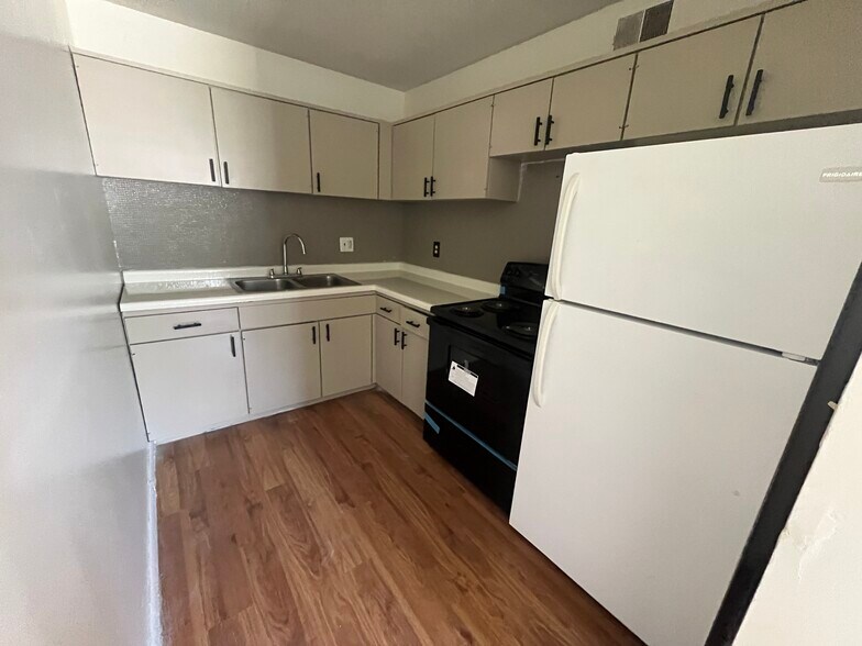 More Photos Of 408 S Mulberry St, Warrensburg Apartments For Sale