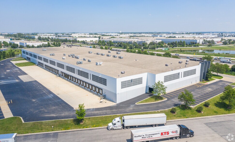 More Photos Of 530 W North Frontage Rd, Bolingbrook Manufacturing For Lease