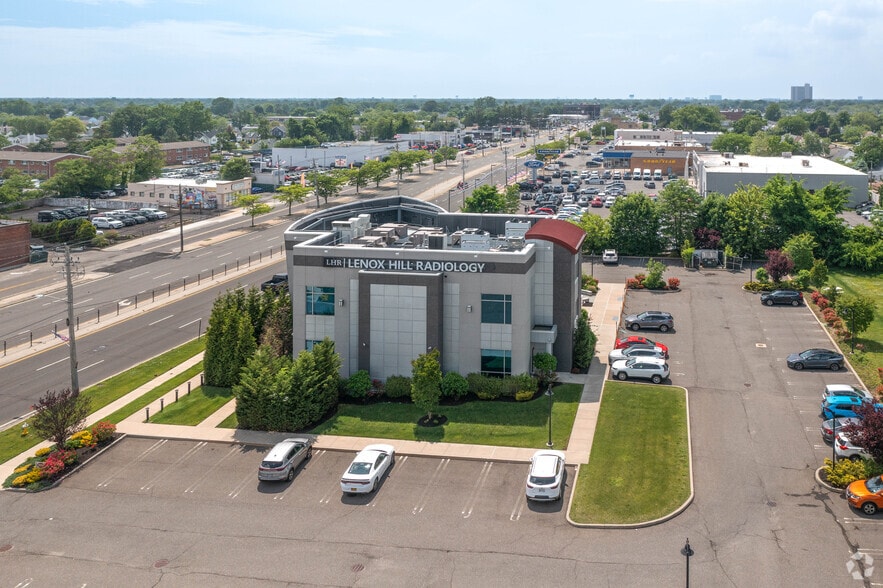 More Photos Of 3235 Hempstead Tpke, Levittown Medical For Sale