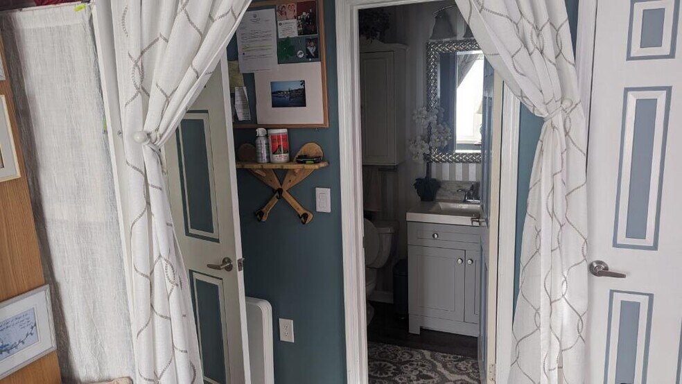 More Photos Of 7 Boardwalk, Sparta Restaurant For Sale