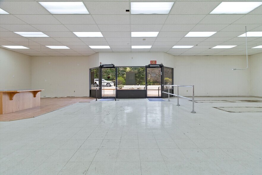 More Photos Of 6305 SW Highway 101, Lincoln City Warehouse For Sale