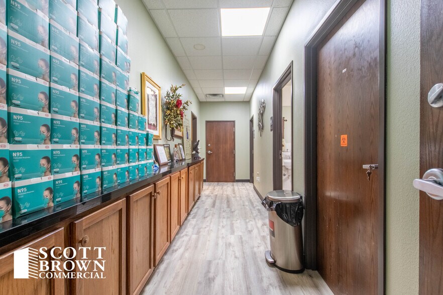 More Photos Of 873 S Stemmons Fwy, Lewisville Office For Sale