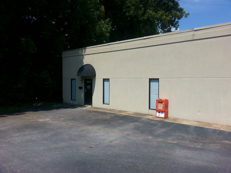 More Photos Of 444 Hampton Ave, Pickens Storefront Retail Office For Lease