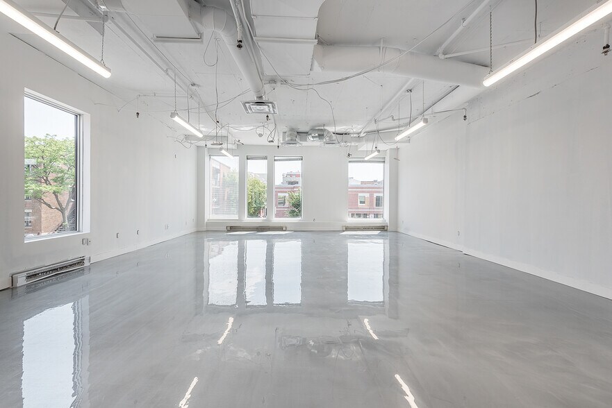 More Photos Of 7001-7035 Boul Saint-Laurent, Montréal Office For Lease