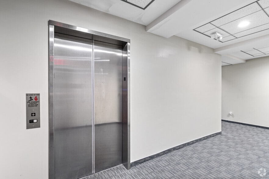 More Photos Of 14925-14945 Ventura Blvd, Sherman Oaks Office For Lease