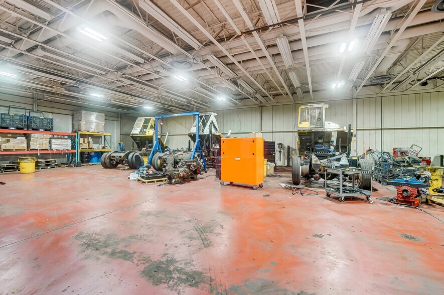 More Photos Of 2025 E 4th St, Lima Light Manufacturing For Lease