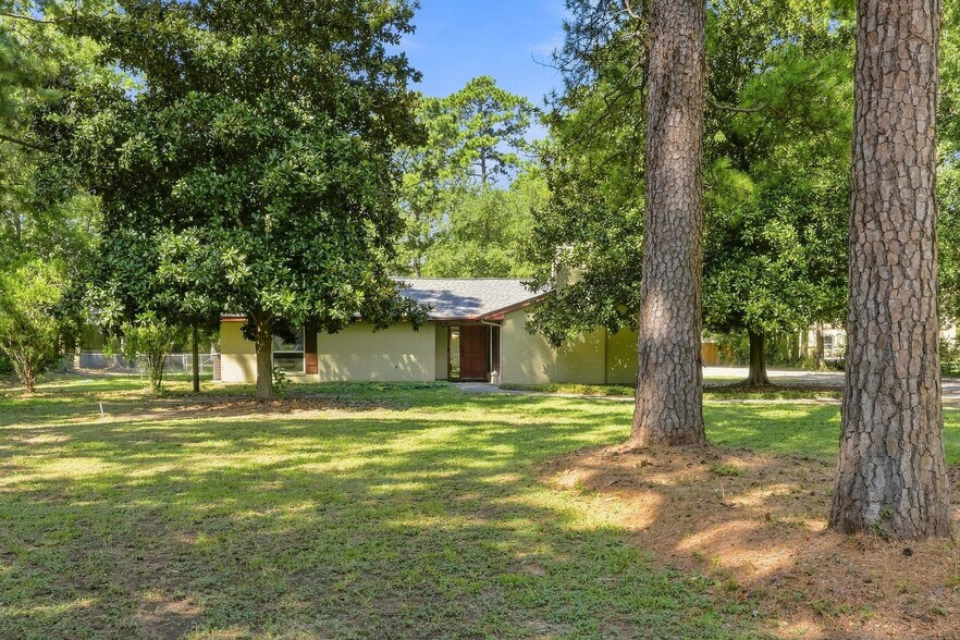 More Photos Of 12319 Scyrus Ln, Houston Office For Sale