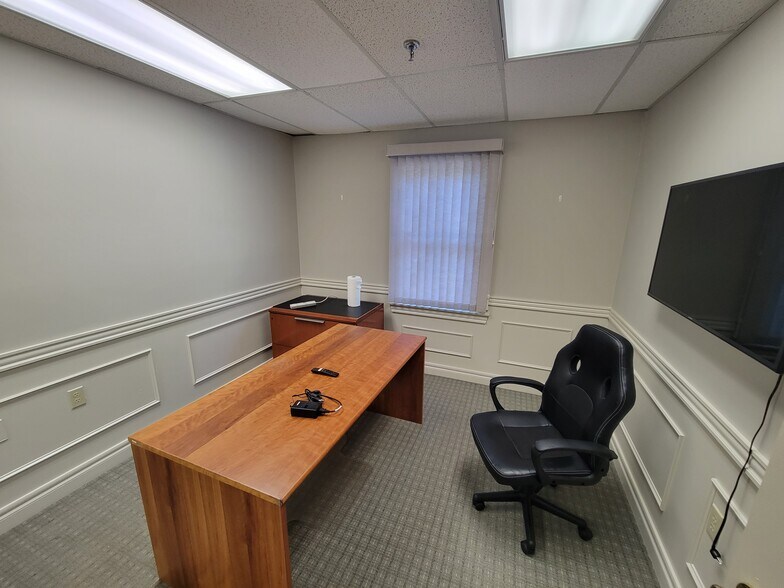 More Photos Of 285 Littleton Rd, Westford Office Residential For Sale