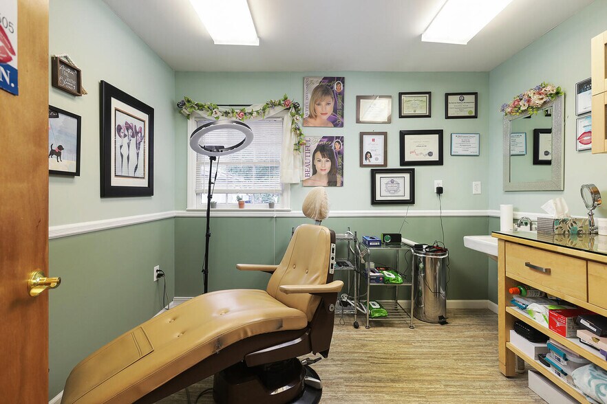 More Photos Of 676 Amboy Ave, Woodbridge Medical For Lease
