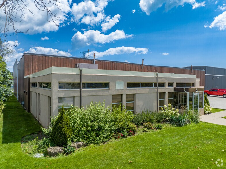 More Photos Of 955 Maple Ave, Burlington Warehouse For Sale