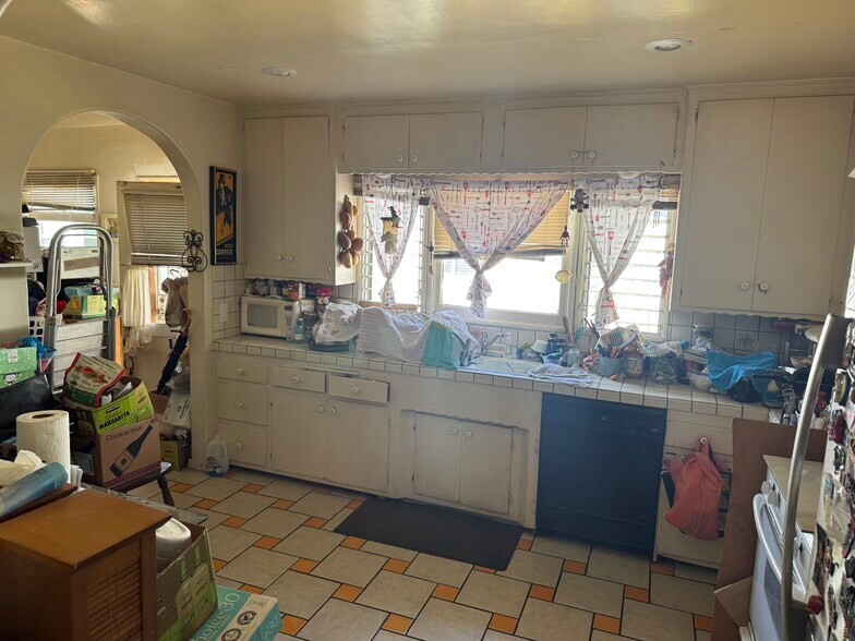 More Photos Of 949 N Cedar St, Inglewood Apartments For Sale