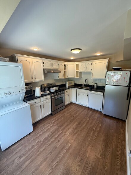 More Photos Of 7507 Dartmouth Ave, College Park Apartments For Sale