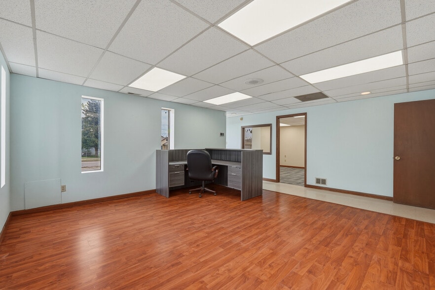 More Photos Of 3122 7th Ave, Charleston Office For Lease