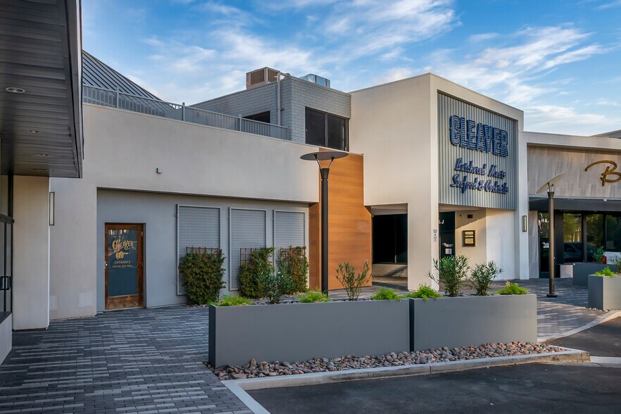 More Photos Of 3900-3910 Paradise Rd, Las Vegas Storefront Retail Office For Lease