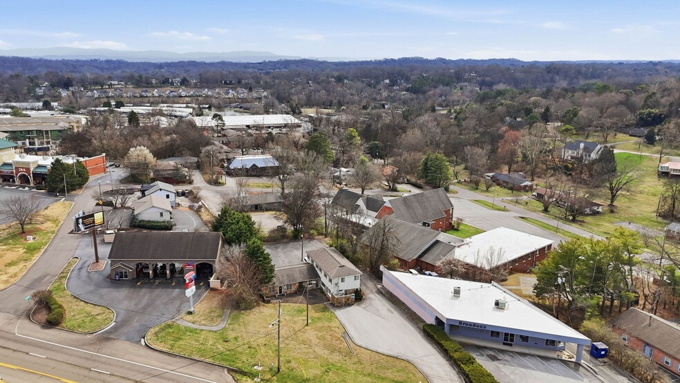 More Photos Of 6712 Kingston Pike, Knoxville Land For Sale