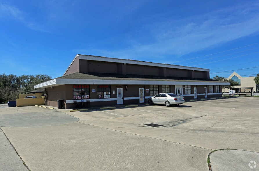 Primary Photo Of 813 Deltona Blvd, Deltona Office For Lease