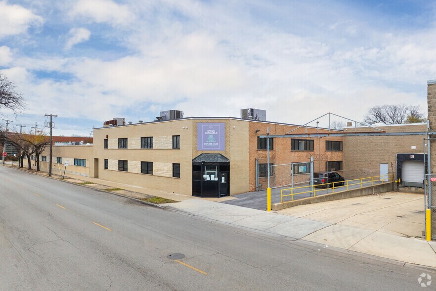 More Photos Of 1657 N Kostner Ave, Chicago Warehouse For Lease