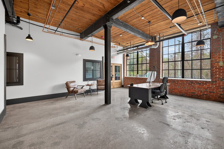 More Photos Of 200 Barrett St, Monroe Warehouse For Lease