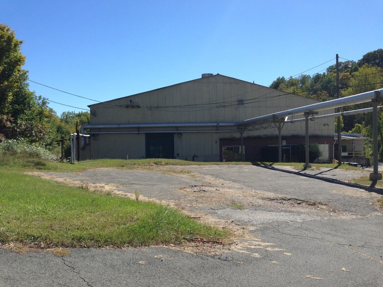 More Photos Of 157 Columbia St, Lee Warehouse For Sale