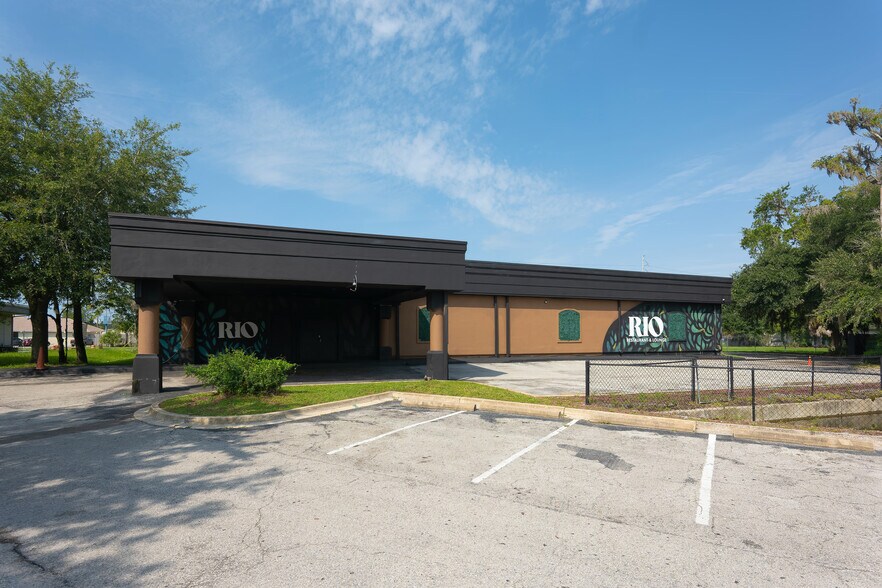 Primary Photo Of 6347 Phillips Hwy, Jacksonville Bar For Sale