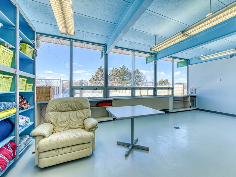 More Photos Of 2400 N Dixie Hwy, Monroe Serviced Offices For Sale