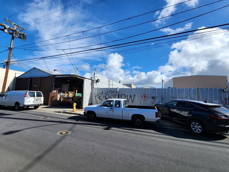 More Photos Of 1818 Kahai St, Honolulu Warehouse For Sale