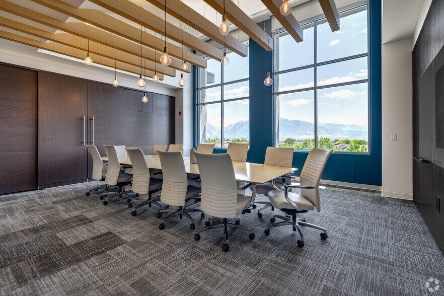 More Photos Of 11240 S River Heights Dr, South Jordan Office For Lease