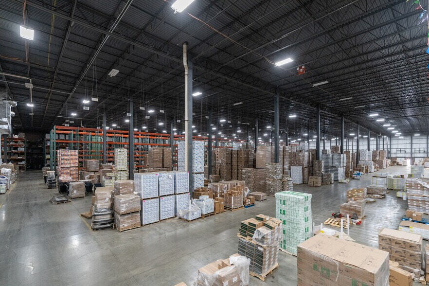 More Photos Of 1122 Longford Rd, Oaks Warehouse For Lease